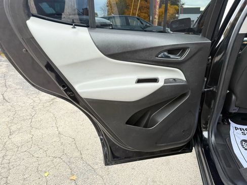 Used 2018 Chevrolet Equinox LT FWD image 11