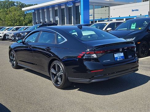 Used 2025 Honda Accord Sport image 4
