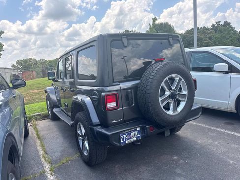 Used 2022 Jeep Wrangler Unlimited Sahara AWD/4WD image 13