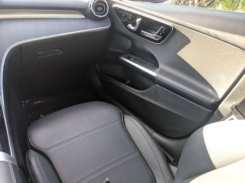Used 2025 Mercedes-Benz C 300 Sedan image 16