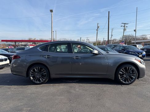 Used 2016 INFINITI Q70 3.7 image 4