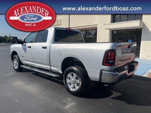 Used 2026 RAM 2500 Big Horn AWD/4WD image 2