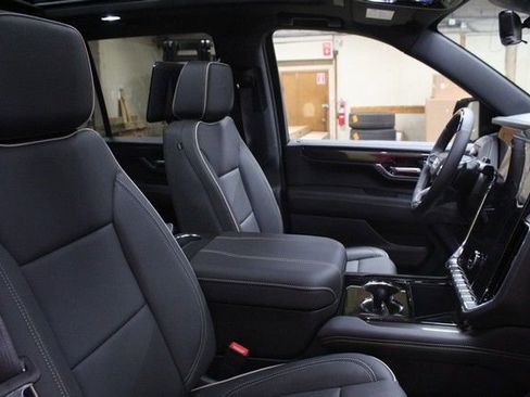 New 2026 GMC Yukon Elevation w/ Elevation Premium Package AWD/4WD image 12