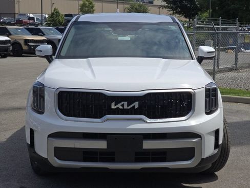 Used 2024 Kia Telluride LX FWD image 11