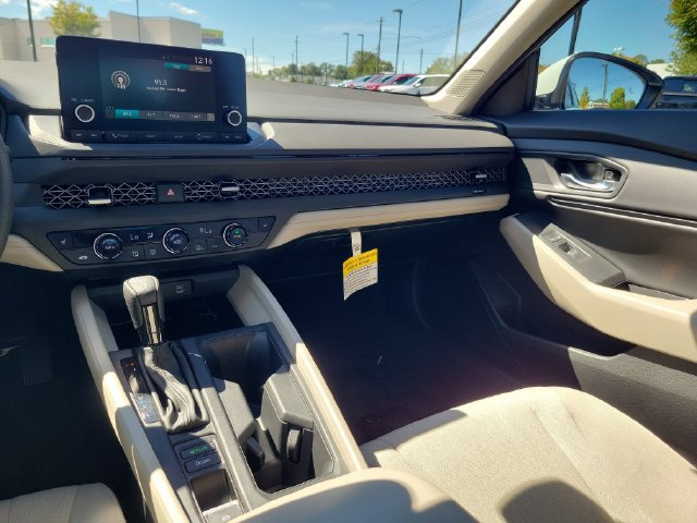Used 2024 Honda Accord EX image 27