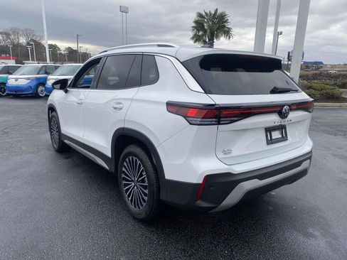 Certified 2025 Volkswagen Tiguan S w/ 18" Wheel Package image 5