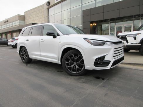 New 2026 Lexus TX 500h AWD image 14