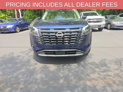Used 2026 Nissan Pathfinder Platinum w/ Cargo Package AWD/4WD image 2