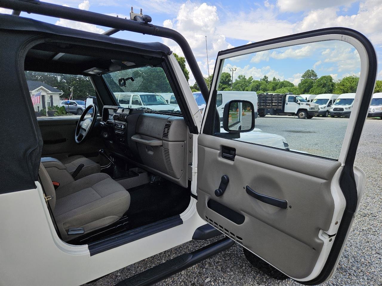 Used 2006 Jeep Wrangler Unlimited AWD/4WD image 24