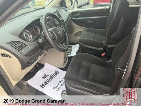 Used 2019 Dodge Grand Caravan SE w/ UConnect Hands-Free Group image 10