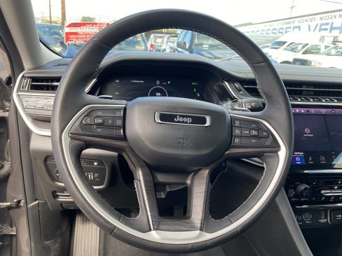 Used 2022 Jeep Grand Cherokee Limited 4xe AWD/4WD image 27