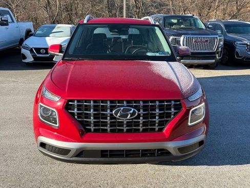 Used 2023 Hyundai Venue Limited image 8