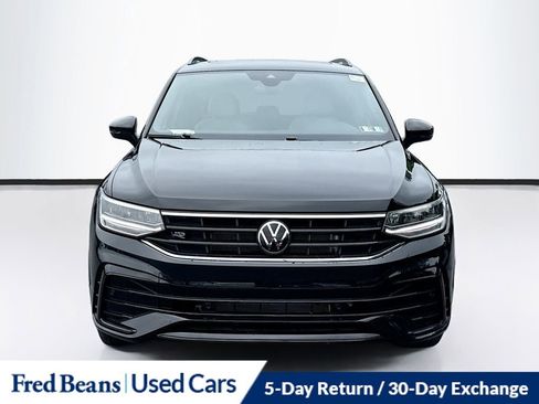 Used 2024 Volkswagen Tiguan SE R-Line AWD/4WD image 2