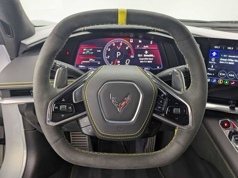 Used 2021 Chevrolet Corvette Stingray Premium Cpe w/ Z51 Performance Package RWD image 18