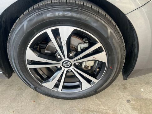 Used 2023 Nissan Sentra SV image 25