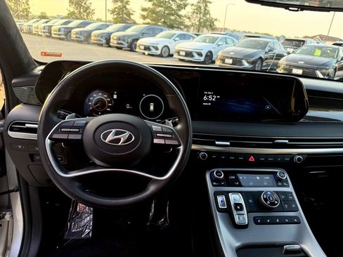 Used 2024 Hyundai Palisade Calligraphy image 4