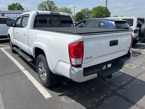 Used 2017 Toyota Tacoma SR5 image 9