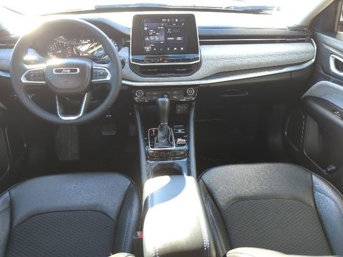 Certified 2022 Jeep Compass Latitude image 7