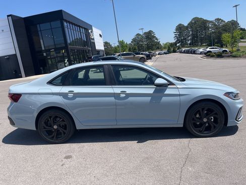 New 2026 Volkswagen Jetta SE FWD image 3