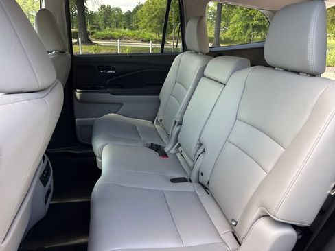Used 2019 Honda Pilot Touring image 31