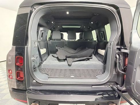 Used 2023 Land Rover Defender 130 X-Dynamic SE AWD/4WD image 28
