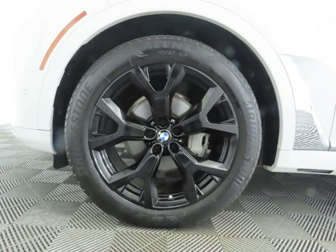 Used 2020 BMW X7 xDrive40i w/ Premium Package AWD/4WD image 31