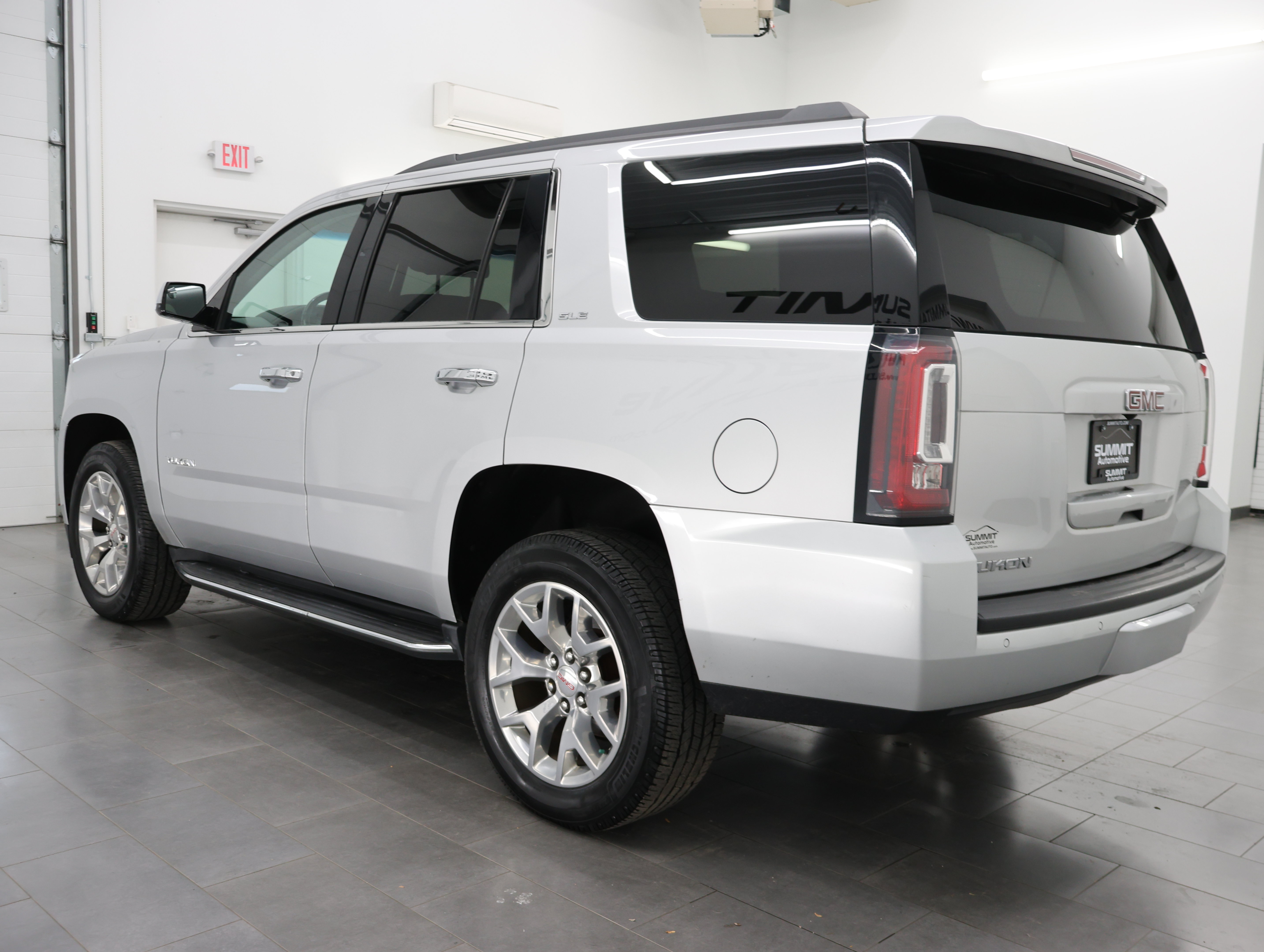 Used 2018 GMC Yukon SLE w/ SLE Value Package AWD/4WD image 6