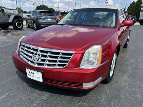 Used 2008 Cadillac DTS FWD image 9