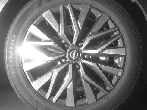 Used 2025 Nissan Altima 2.5 SV image 13