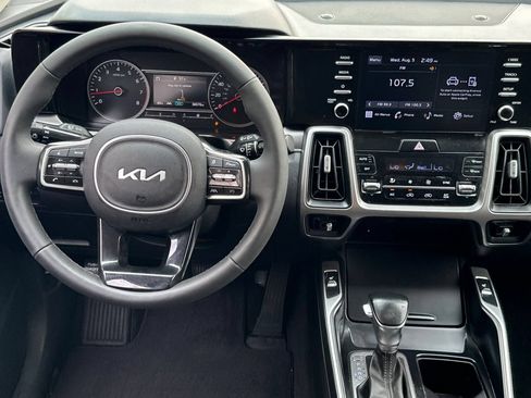 Used 2022 Kia Sorento LX AWD/4WD image 14