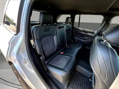Used 2023 Jeep Grand Cherokee Altitude AWD/4WD image 27