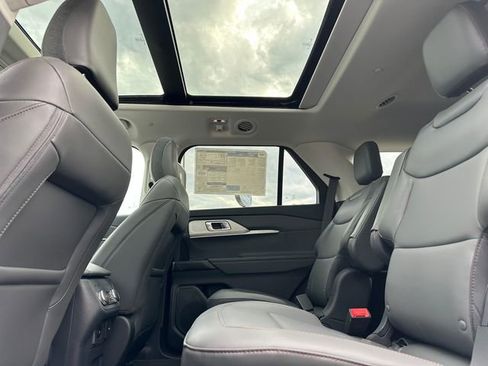 New 2025 Ford Explorer Active w/ Active Comfort Package image 20