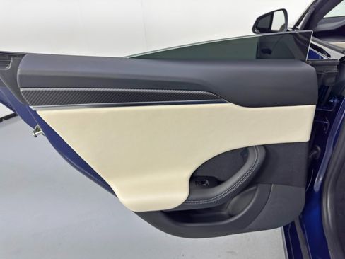 Used 2022 Tesla Model S Plaid image 46