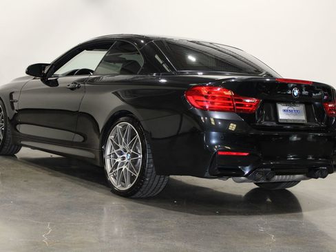 Used 2017 BMW M4 Convertible image 16