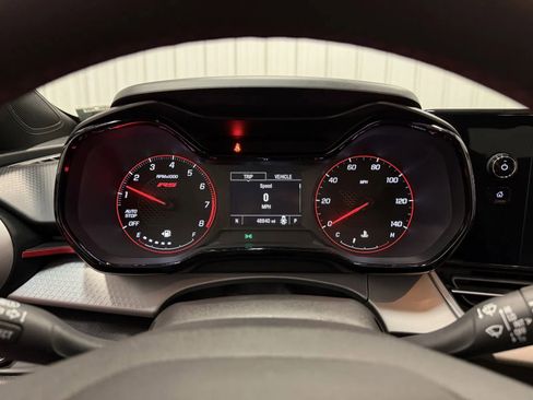 Used 2024 Chevrolet Trax RS FWD image 24