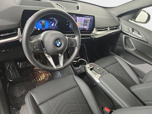 Used 2025 BMW X1 xDrive28i w/ Technology Package image 19
