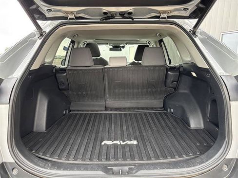 Used 2022 Toyota RAV4 XLE w/ Convenience Package AWD/4WD image 25