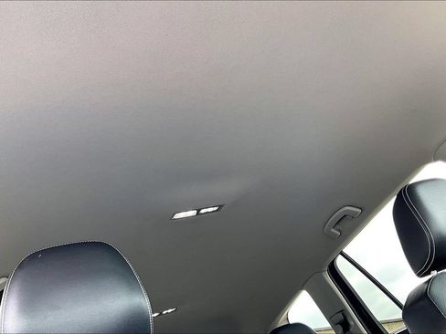 Used 2024 Volkswagen Atlas SE FWD image 20