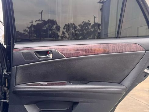 Used 2011 Toyota Avalon Limited image 21