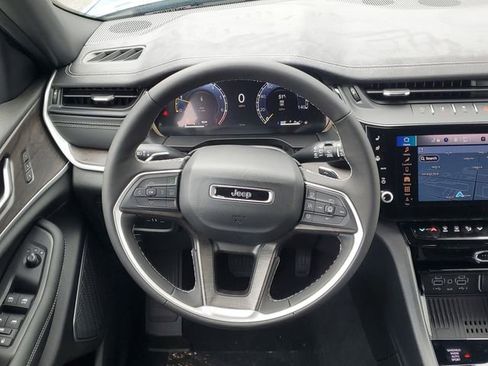 New 2026 Jeep Grand Cherokee Limited AWD/4WD image 18