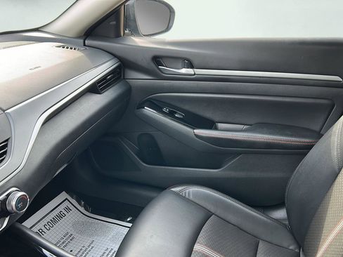 Used 2024 Nissan Altima 2.5 SR image 22