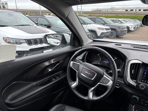 Used 2024 GMC Terrain SLT AWD/4WD image 36