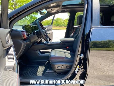 Used 2025 Chevrolet Equinox RS w/ Safety and Technology Package AWD/4WD image 16
