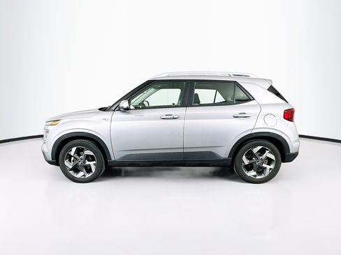 Used 2025 Hyundai Venue SEL FWD image 4