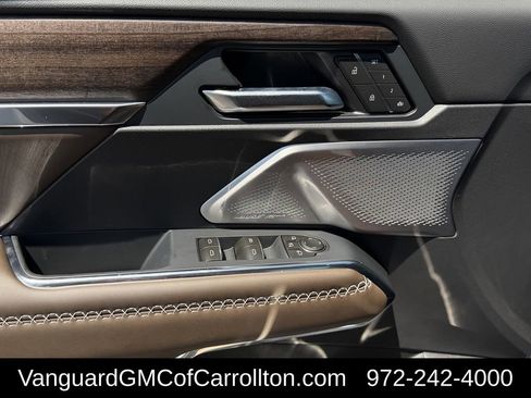 New 2026 GMC Acadia Denali Ultimate w/ LPO, Floor Liner Package AWD/4WD image 21