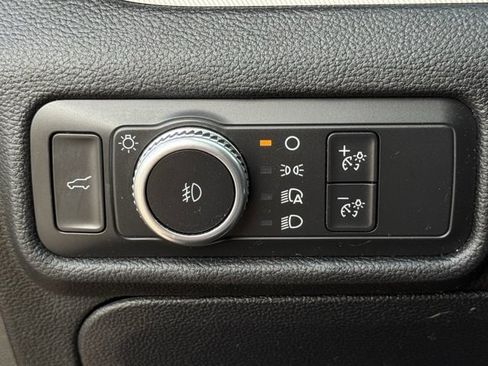 Used 2021 Ford Explorer XLT w/ Equipment Group 202A image 24