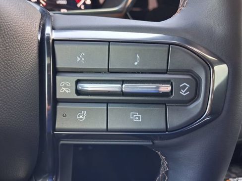 Used 2026 GMC Canyon AT4 w/ AT4 Premium Package AWD/4WD image 14