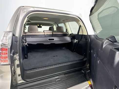 Used 2020 Lexus GX 460 Premium image 30