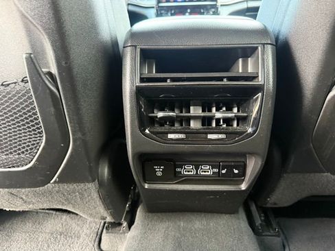 Used 2023 Jeep Grand Cherokee Limited w/ Black Appearance Package AWD/4WD image 45