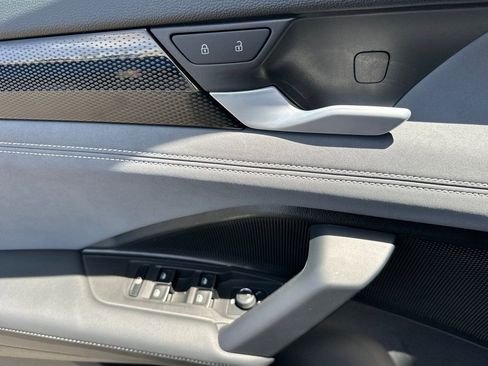 New 2026 Volkswagen Tiguan SE R-Line FWD image 9
